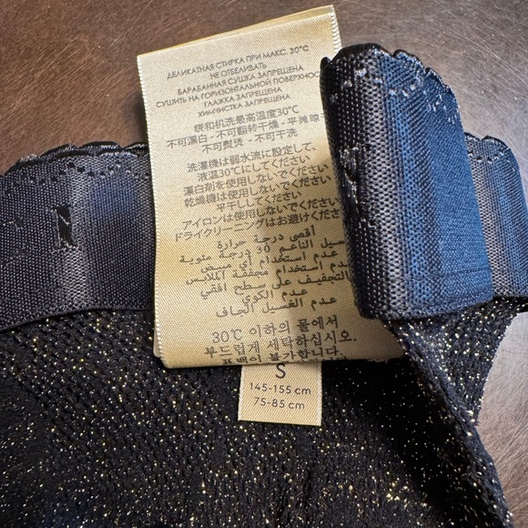 New Authentic Gucci GG Supreme Logo Tights Black Gold Size S - Picture 7 of 10